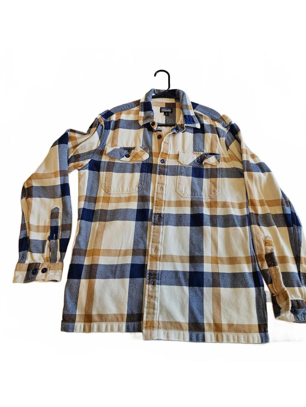 Medium Patagonia Plaid Men's Long-Sleeved Lightweight Fjord Flannel Shirt